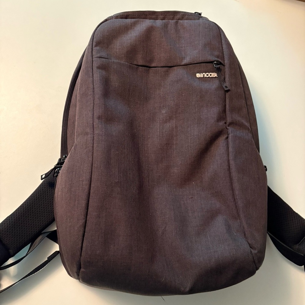 Incase Icon Lite Pack - Laptop Backpack Dark Brown Almost Black Padded
